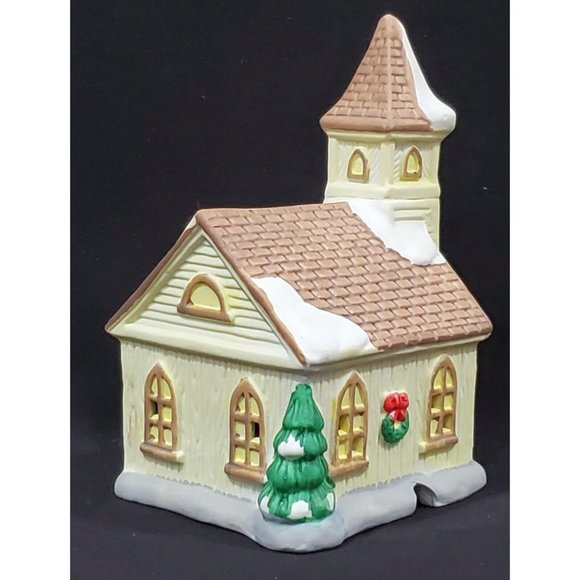 Noma Dickensville CHURCH CHAPEL Christmas Village yellow porcelain building 6"hi - Picture 3 of 6